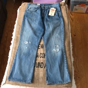 Levi Women's Cropped Bootcut Jeans